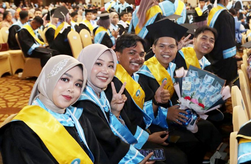 Polibatam Wisuda 953 MahasiswaUuf: Alumni Bangun Kapabilitas Agar Tidak Tertinggal