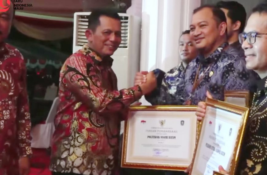 Polibatam Terima Penganugerahan Paritrana Award BPJS Ketenagakerjaan Tingkat Provinsi Kepulauan Riau Tahun 2024